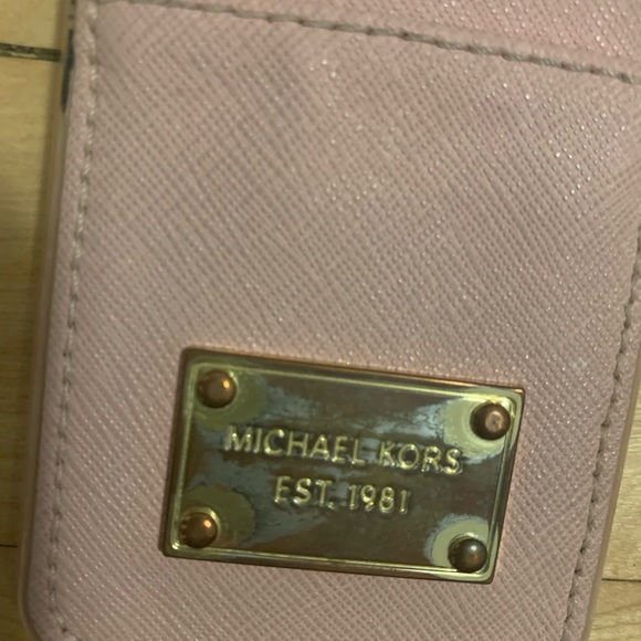 Michael Kors (real) iPhone 6 case - Picture 3 of 3